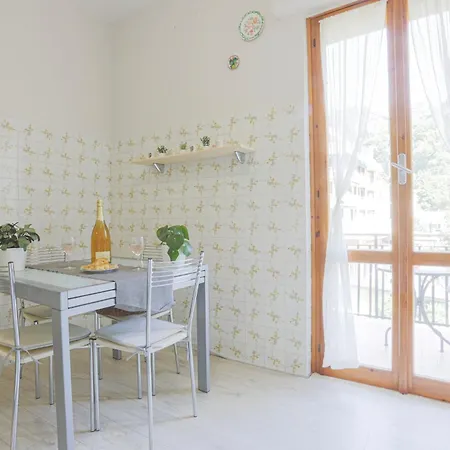 Apartman 15 Minutes From The Sea - Ac - Quiet - King - Balcony *