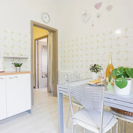 15 Minutes From The Sea - Ac - Quiet - King - Balcony *