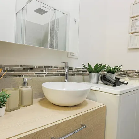 15 Minutes From The Sea - Ac - Quiet - King - Balcony Apartman Rapallo