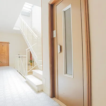 15 Minutes From The Sea - Ac - Quiet - King - Balcony